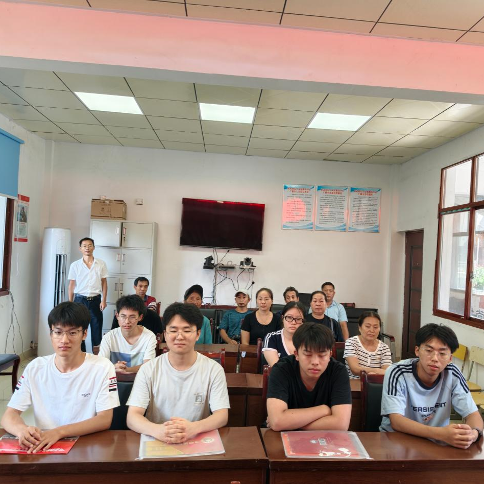 金秋助学暖人心  筑梦启航助成长