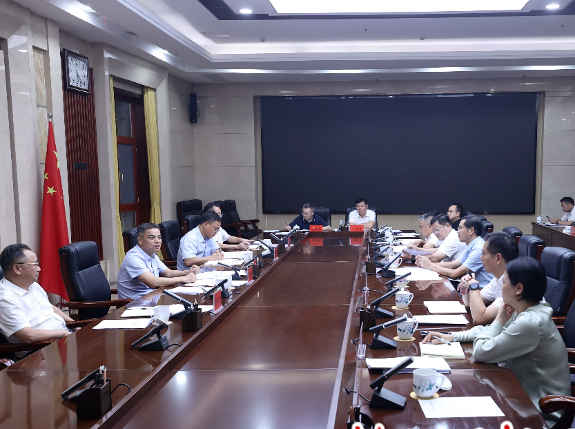 王建球主持召开县市区党政主要负责同志座谈会  何恩广出席