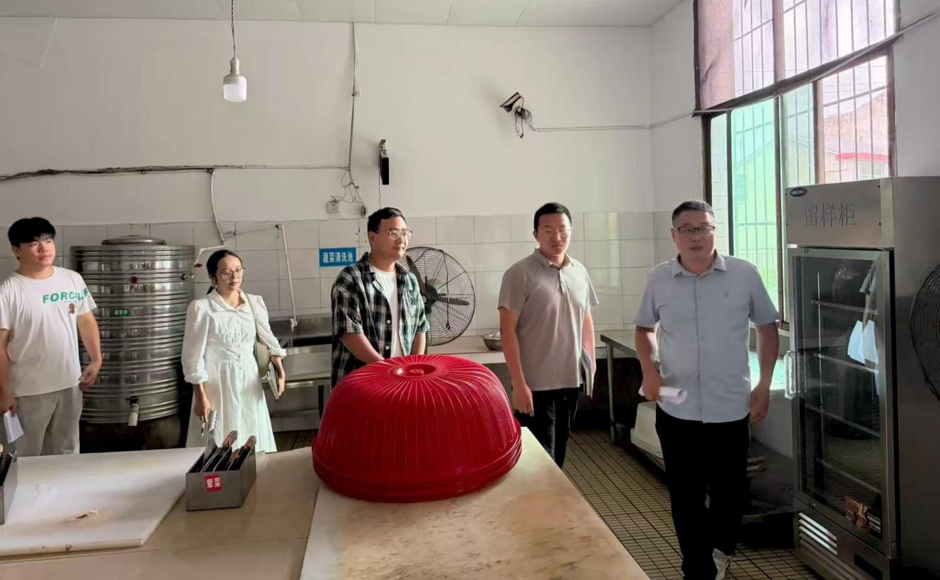 绥宁东山乡开展秋季开学前校园安全隐患排查