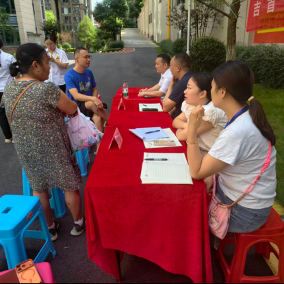 能坐下来当面谈 小区难题有着落