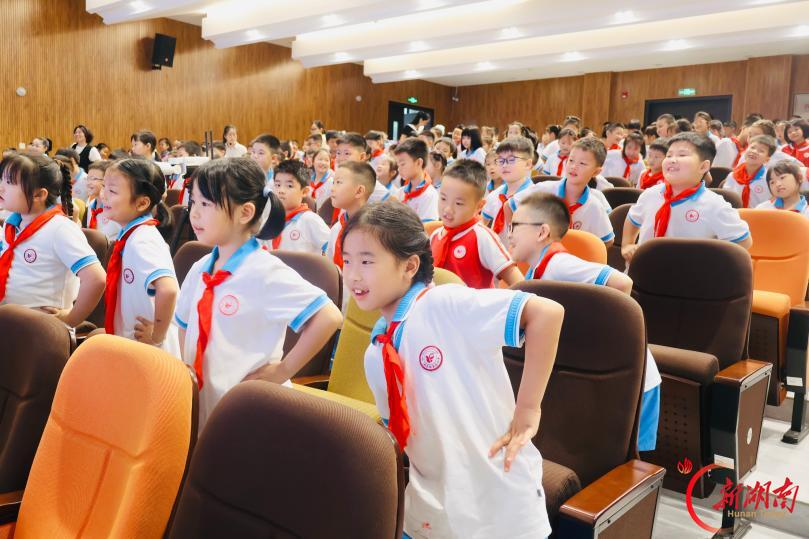做有爱的雨花少年——长沙市雨花区砂子塘集美小学2026年秋季开学第一课开讲