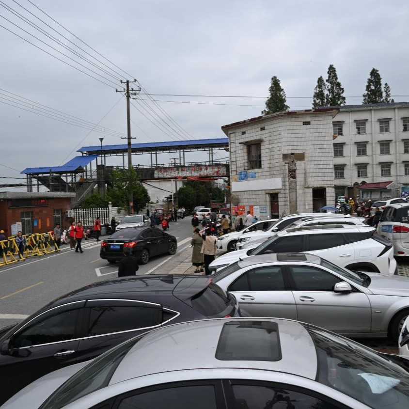 湘乡以点带面整治校园周边交通安全