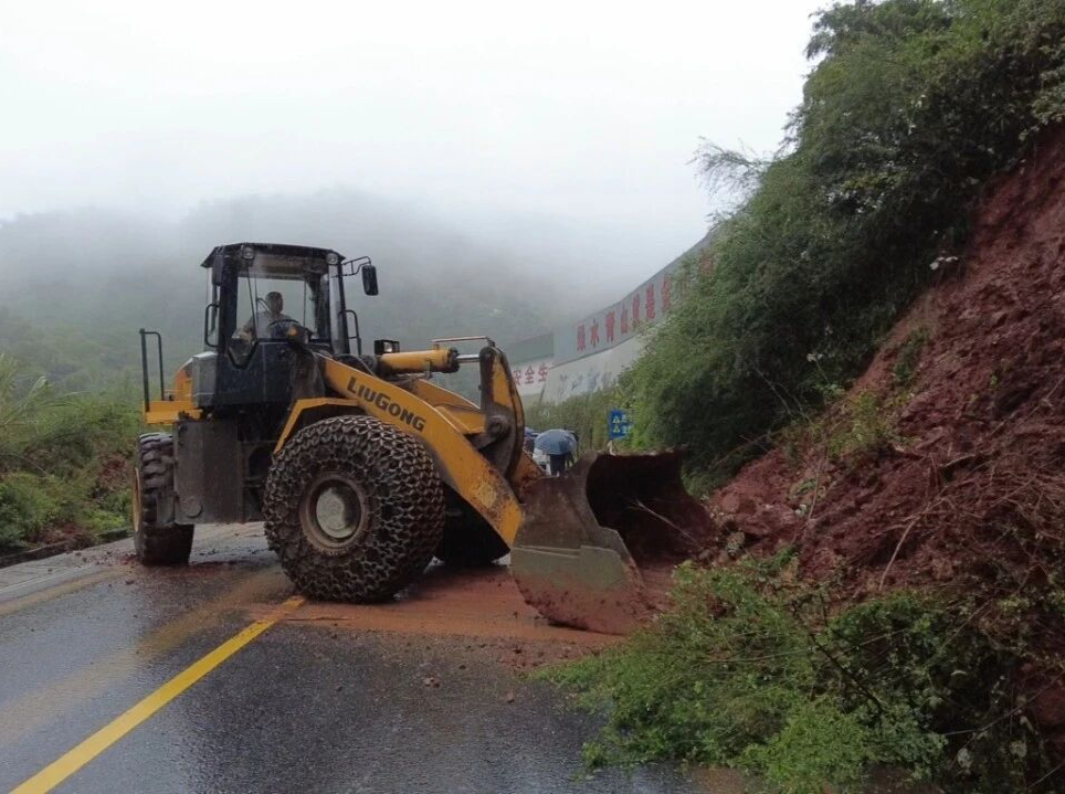 苏仙：闻“风”而动，向“雨”而行！全力筑牢防汛“安全堤”
