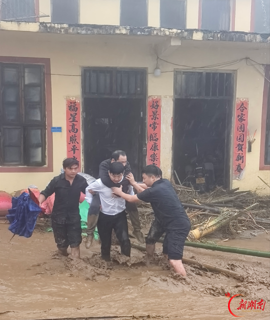 郴州市北湖区：与山洪赛跑 筑牢安全防线