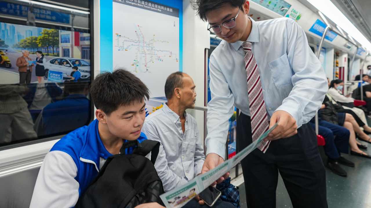 中国银行流动消保课堂开进长沙地铁 金融消费者权益保护宣传点亮市民通勤路