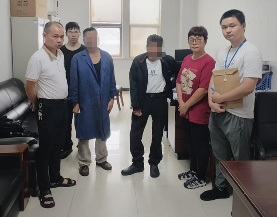 街面巡查“不打烊” 温情救助 “不下线”