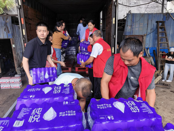 中粮可口可乐华中公司启动“净水24小时”机制，驰援炎陵防汛一线