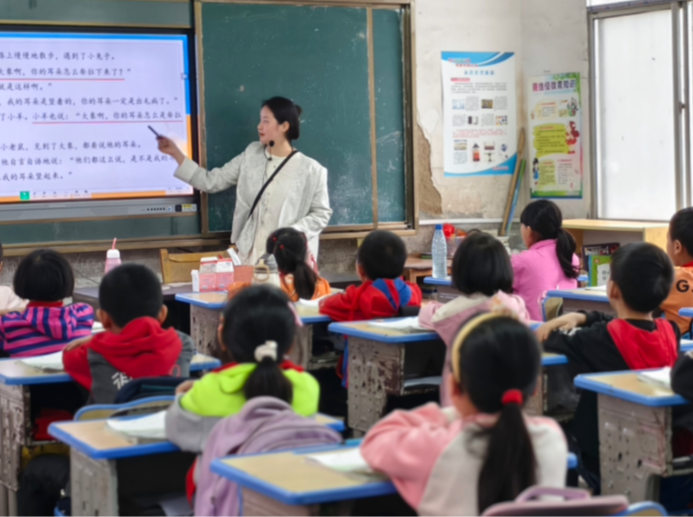 34年间10名教师“归巢”，一场扎根乡村的教育接力