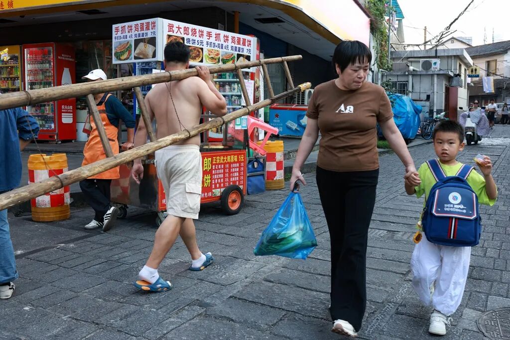 镜头里的人间烟火:彭定湘的长沙街巷慢记