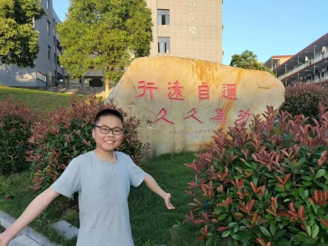 温暖全网!在邵东三中见证一场双向奔赴的青春守护