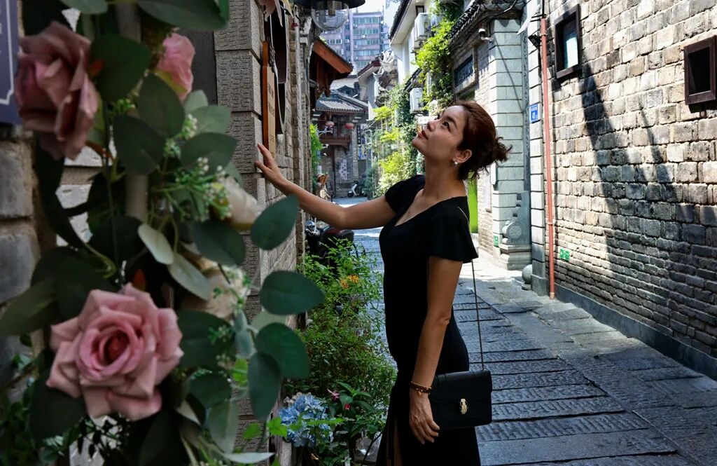 镜头里的人间烟火:彭定湘的长沙街巷慢记