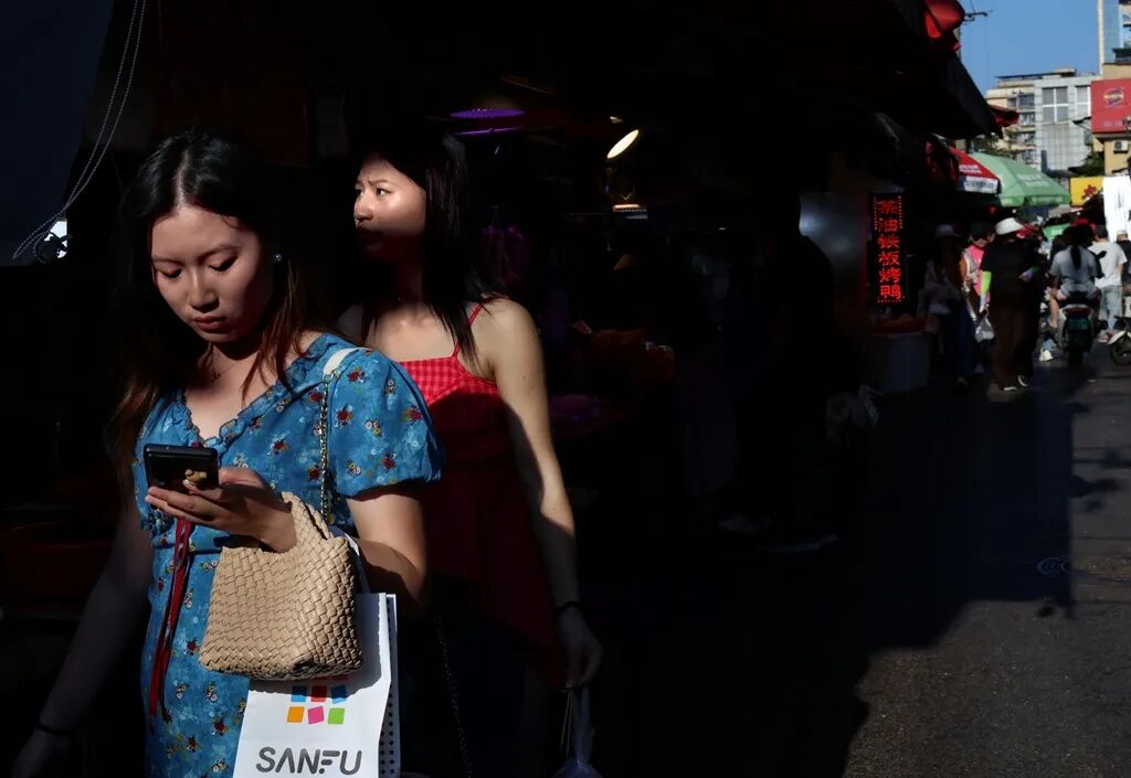 镜头里的人间烟火:彭定湘的长沙街巷慢记
