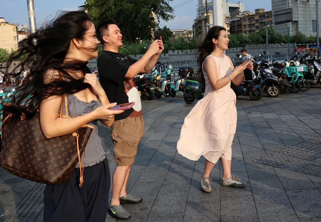 镜头里的人间烟火:彭定湘的长沙街巷慢记
