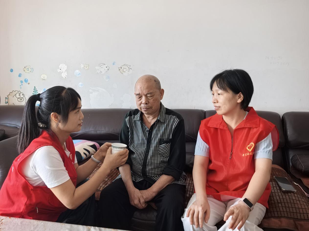 六年如一日，暖了银发族