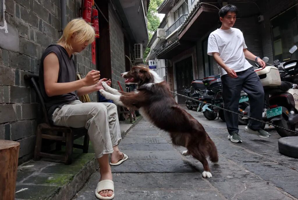 镜头里的人间烟火:彭定湘的长沙街巷慢记