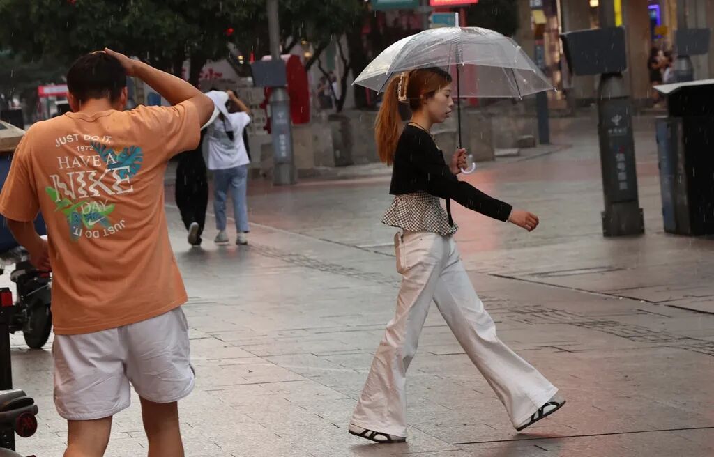 镜头里的人间烟火:彭定湘的长沙街巷慢记