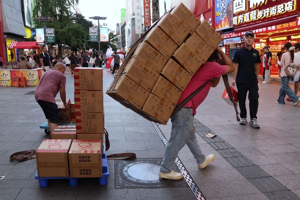 镜头里的人间烟火:彭定湘的长沙街巷慢记