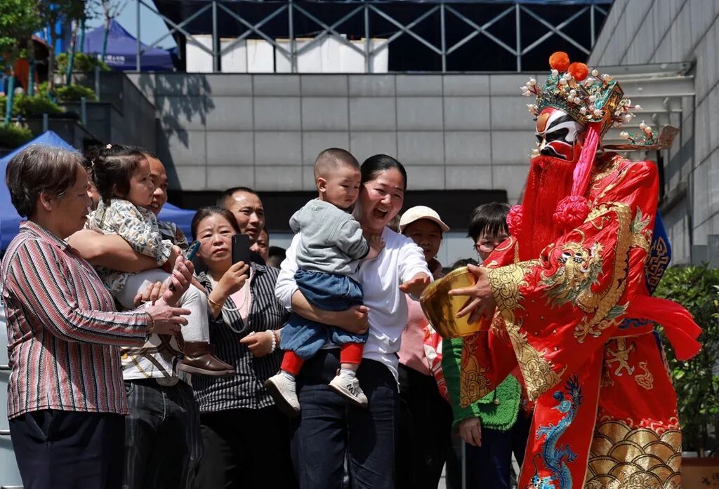镜头里的人间烟火:彭定湘的长沙街巷慢记