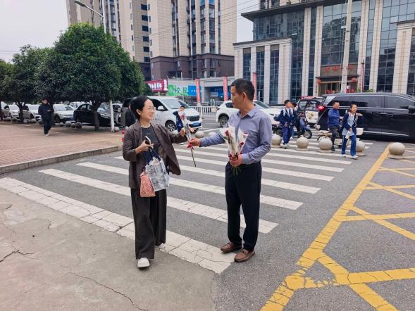 湘阴县三校联动,为教师送上节日眼健康大礼