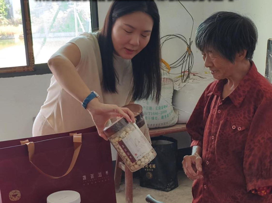 “诚信之星”黄玉香感动全网 衡阳市青年企业家商会上门看望：“诚信是我们企业家的立身之本”