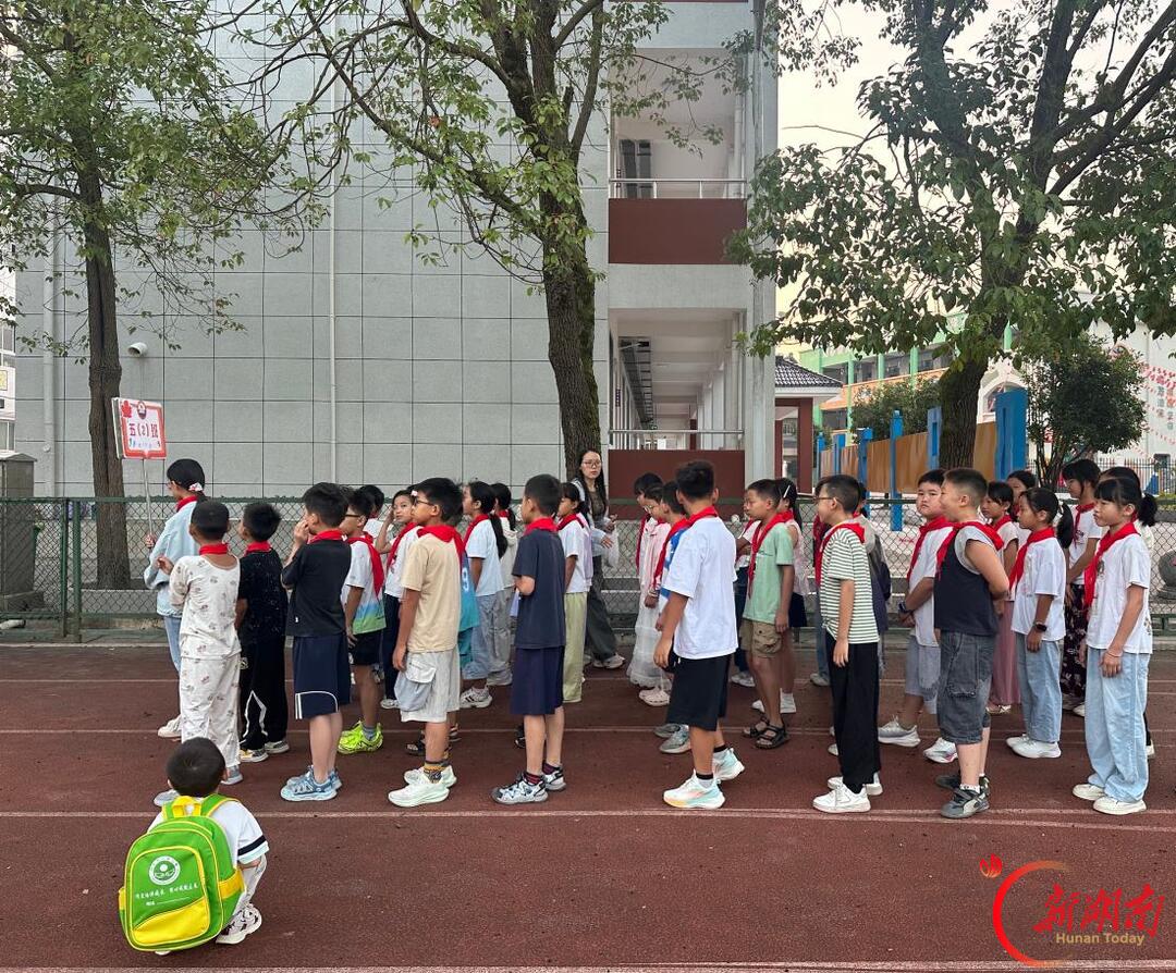 余先云：一腔热忱 守护成长