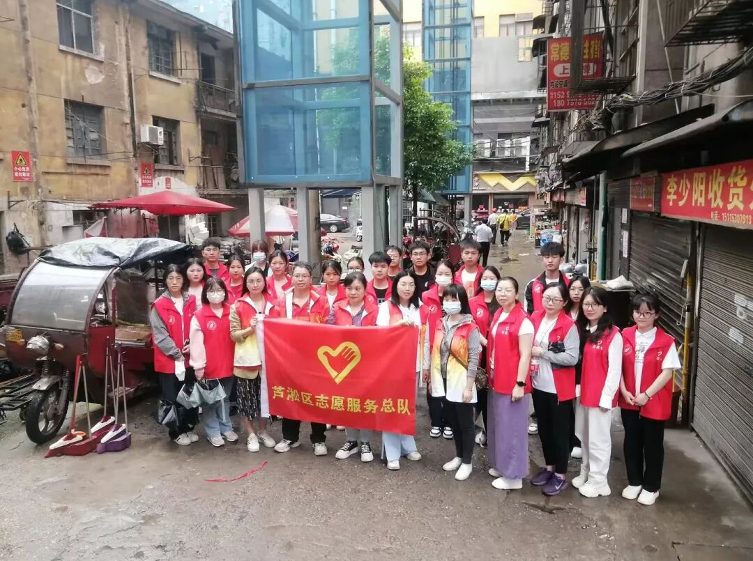 把办公桌搬到街巷里——芦淞区建宁街道车站路社区 以“一线工作法”破解老旧商圈治理难题