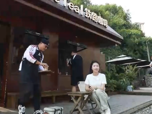 喜迎党代会 奋进新征程 | 一杯“铁路咖啡” 品出怀化五年温度