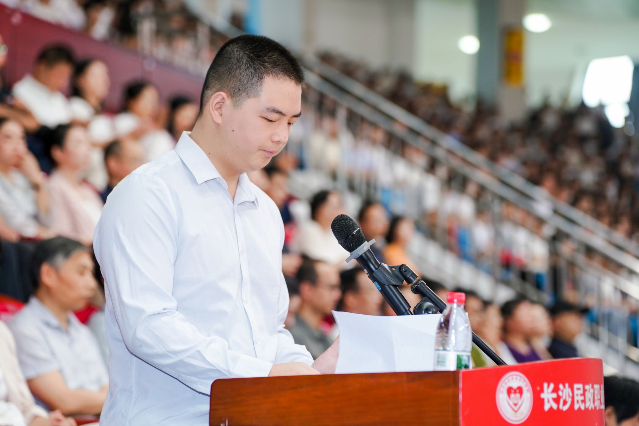从民院出发 越过山海 逐光而行——长沙民政职院举行2026级新生开学典礼