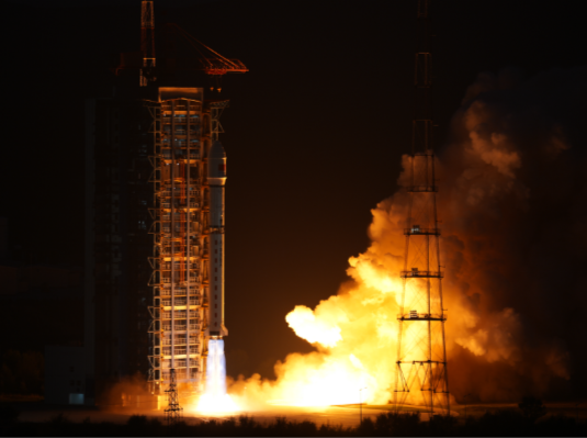 湖南日报要闻头条｜“株洲星座”闪耀苍穹