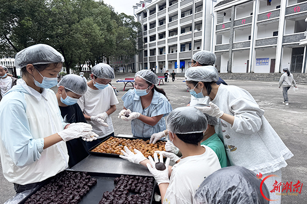 溆浦县统溪河镇学校开展中秋主题系列活动