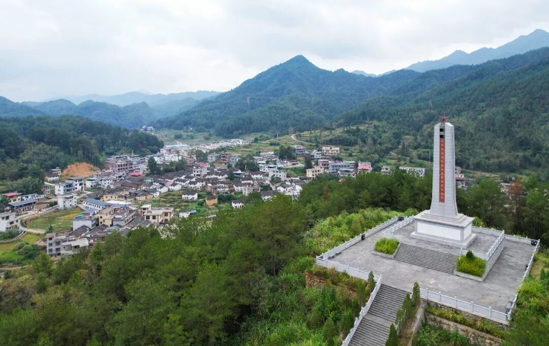 纪念红军长征胜利90周年:山河焕新颜,初心未曾改
