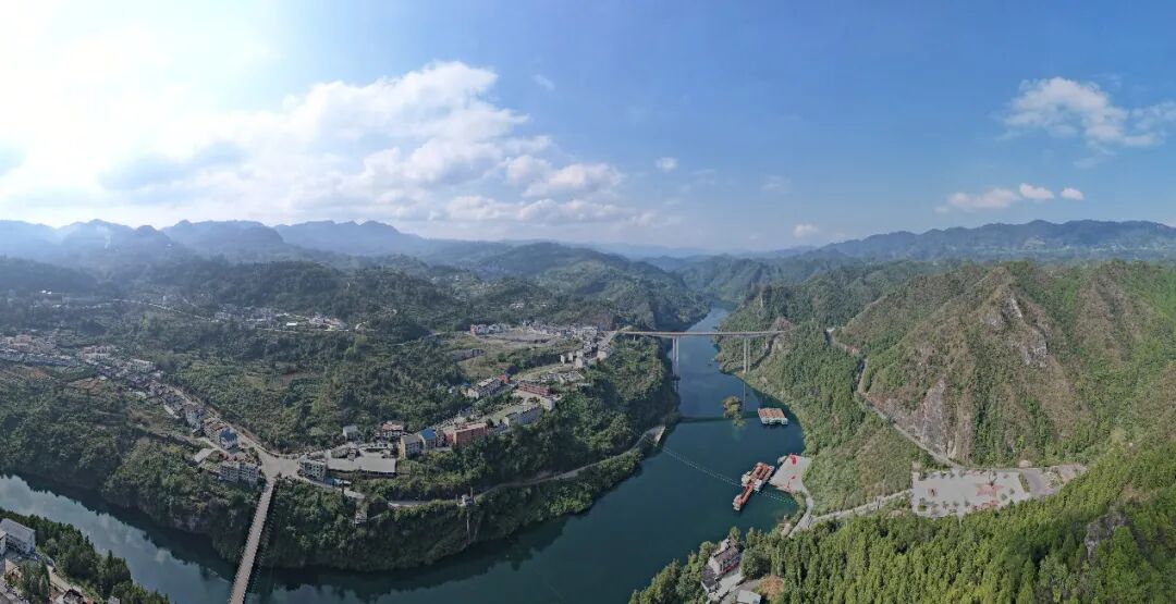 纪念红军长征胜利90周年:山河焕新颜,初心未曾改