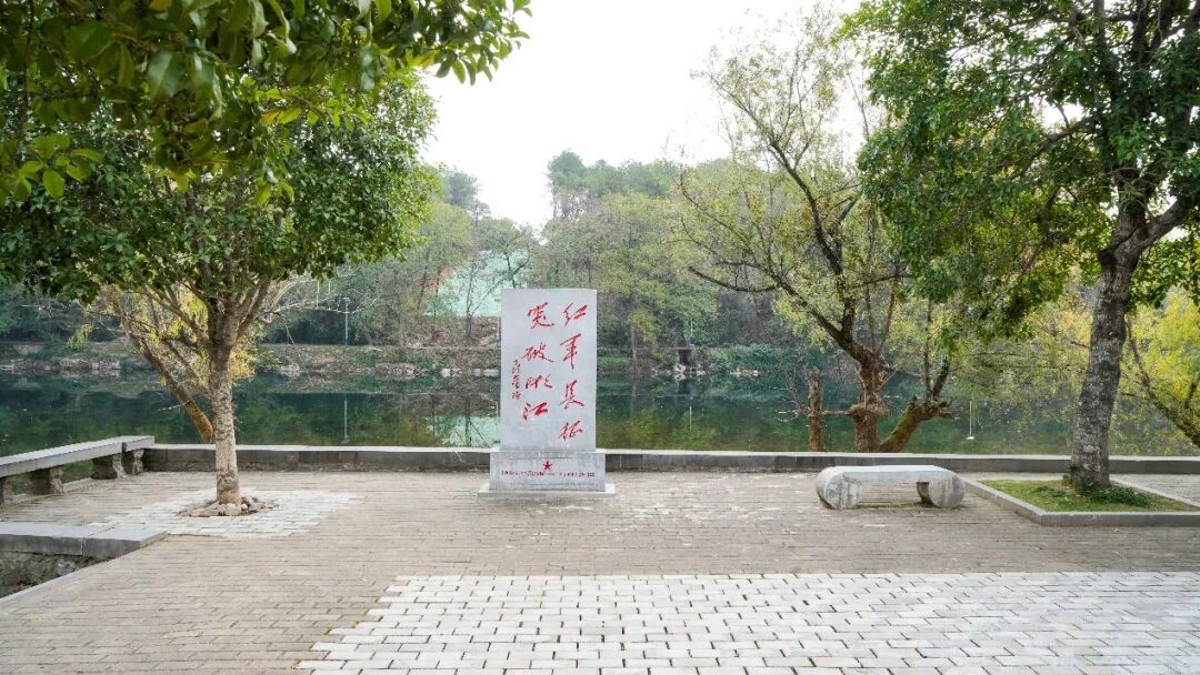 纪念红军长征胜利90周年:山河焕新颜,初心未曾改