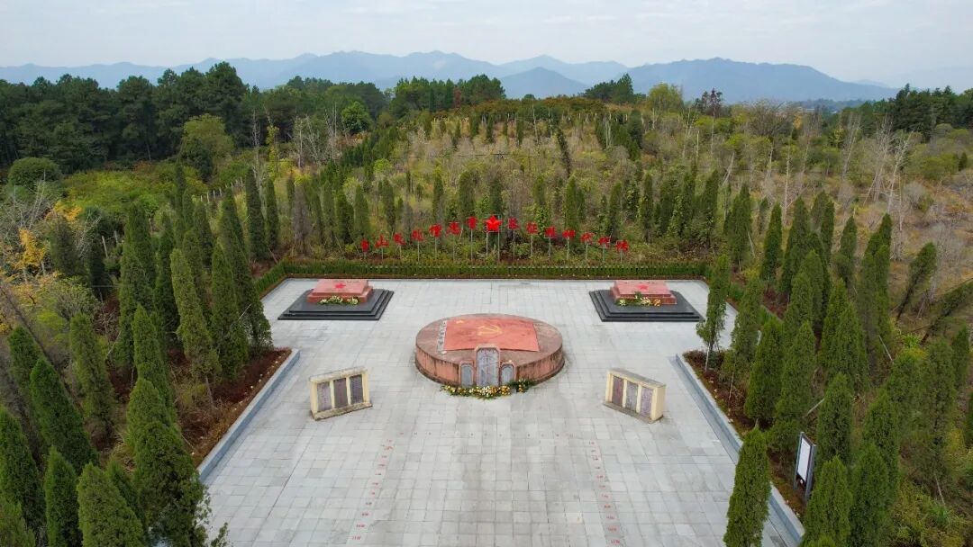 纪念红军长征胜利90周年:山河焕新颜,初心未曾改