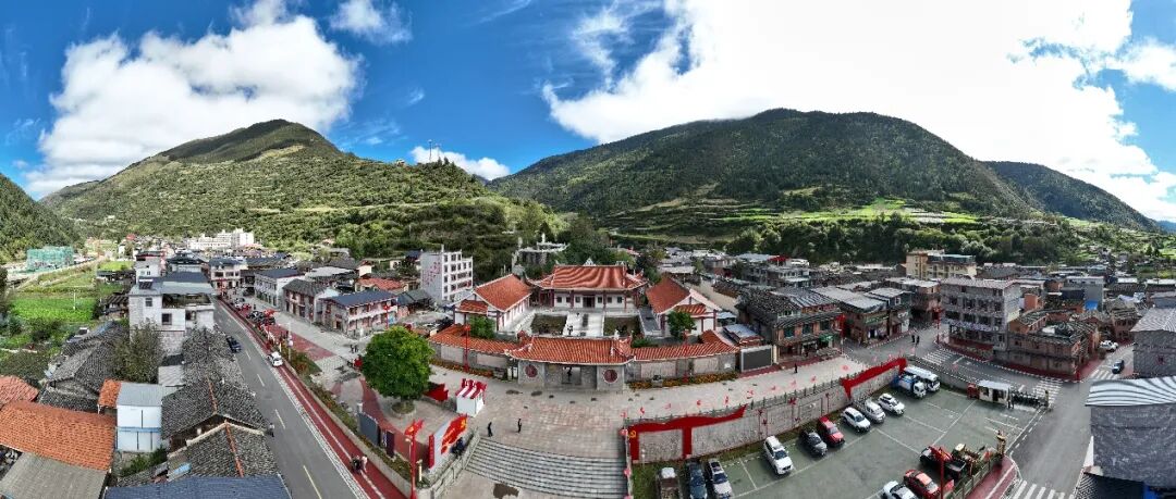 纪念红军长征胜利90周年:山河焕新颜,初心未曾改
