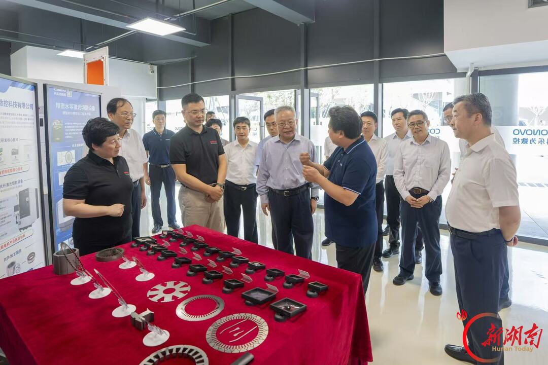 9月28日，沈晓明来到湘江科技创新院调研。