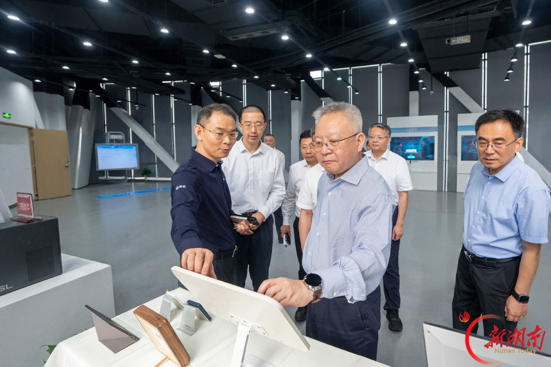 9月28日，沈晓明在世界计算·长沙智谷调研。