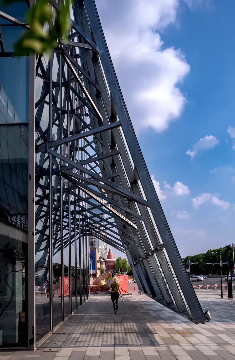 烟火寻常处:几帧街巷,几盏灯火