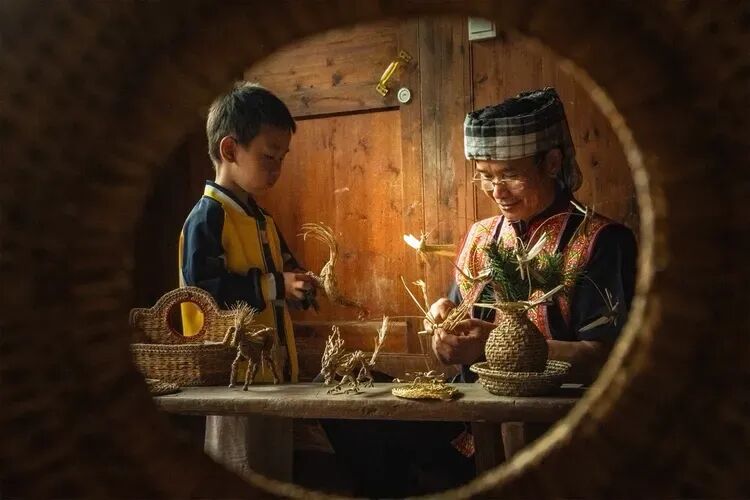 烟火寻常处:几帧街巷,几盏灯火