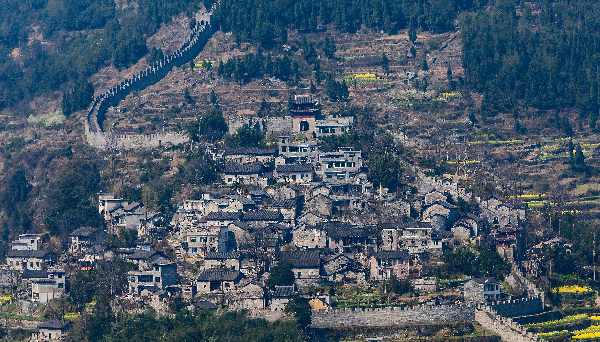 国庆游凤凰丨逛古城烟火 寻苗乡山野 这份游玩指南请收好