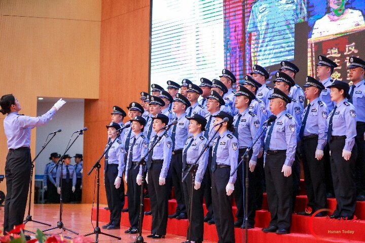 高唱警歌铸忠诚 凝心聚力担使命——祁阳公安举行迎国庆歌咏比赛