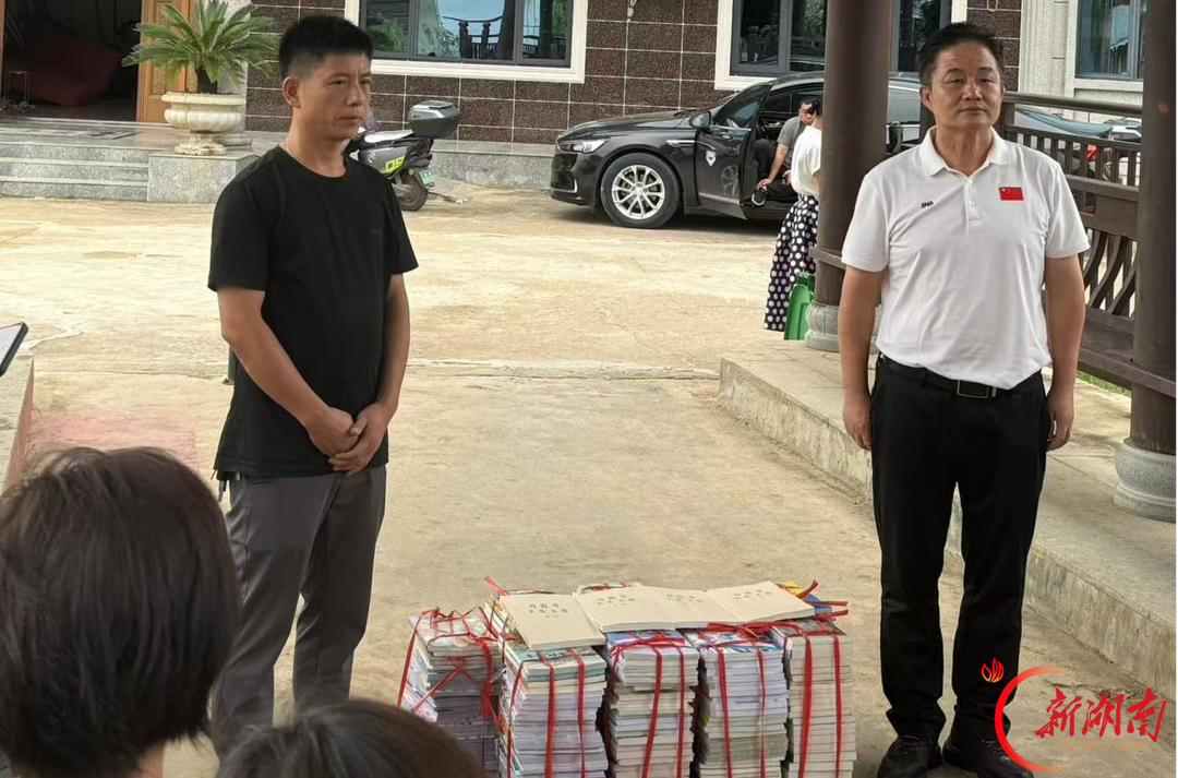 娄底市“文化惠民·理论润心”微宣讲走进龙塘镇洞花村