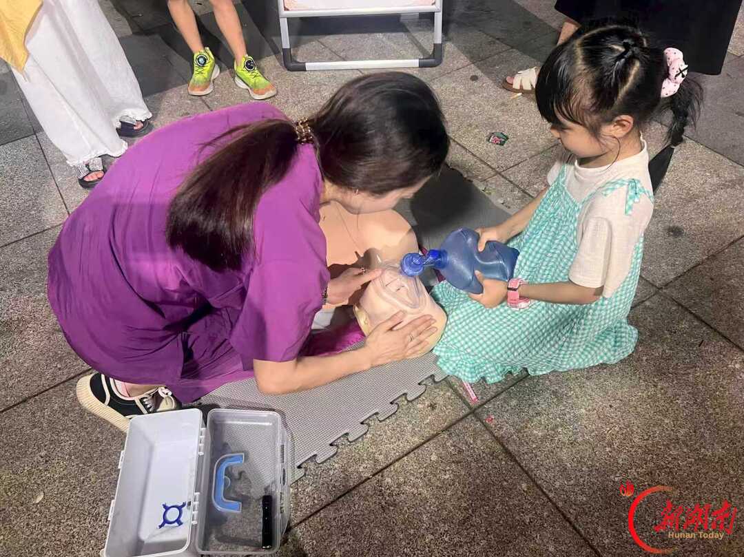 药膳飘香韵秋夜 中医夜市惠民生——2026年常宁中医夜市“秋收篇”圆满收官