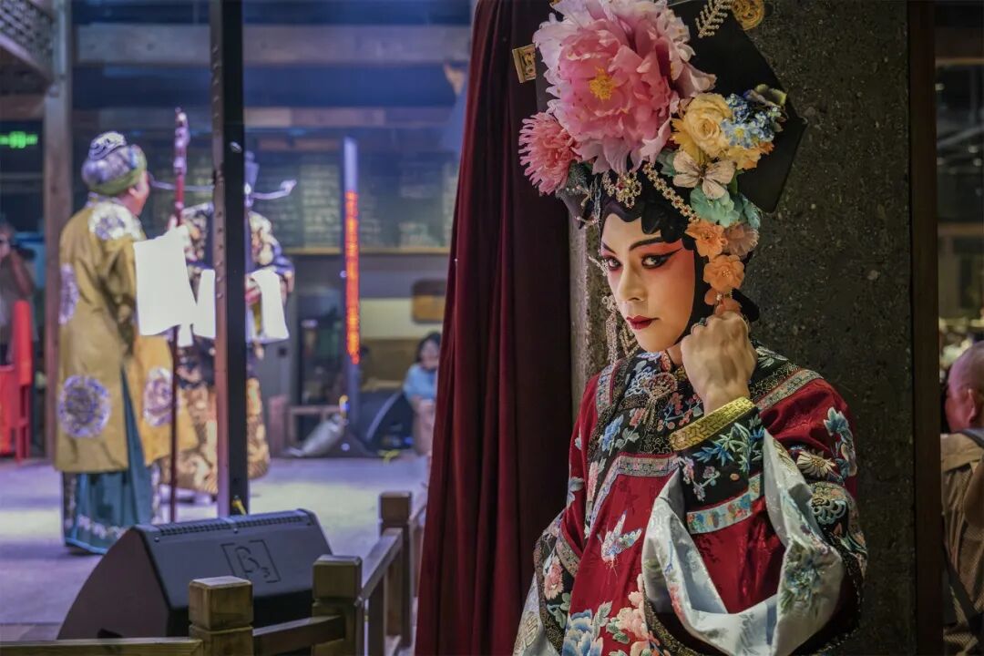 烟火寻常处:几帧街巷,几盏灯火