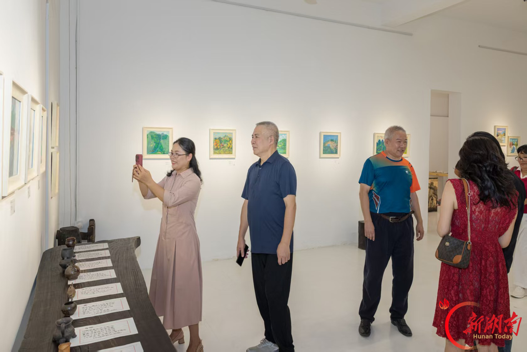 方寸之间是诗意天地，“形色潇湘”王敦权油画小品展永州启幕