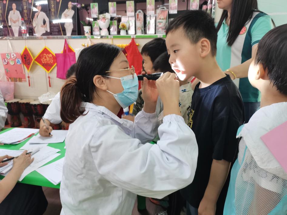 邵阳市北塔区扎实推进儿童青少年“五健行动”健康副校长进校园守护少年成长