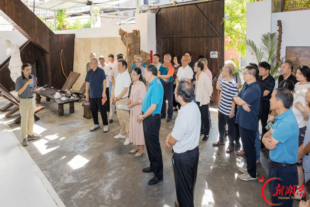 方寸之间是诗意天地，“形色潇湘”王敦权油画小品展永州启幕