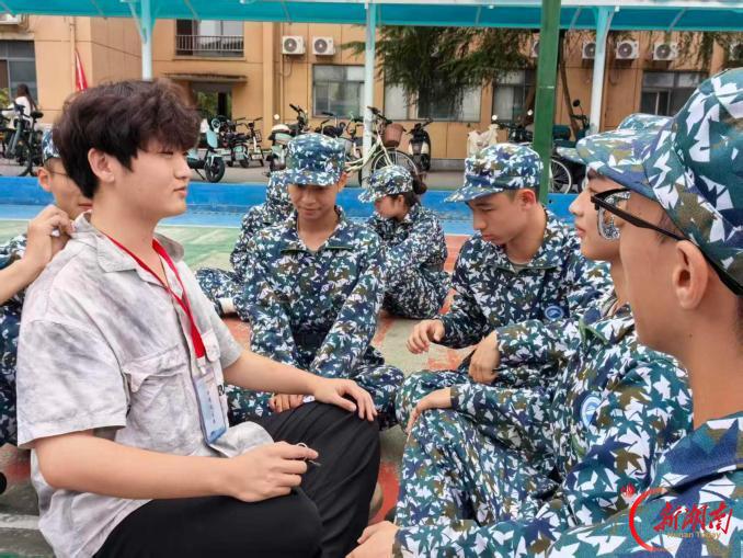 青春正步走丨乐韵伴迷彩,青春启新程