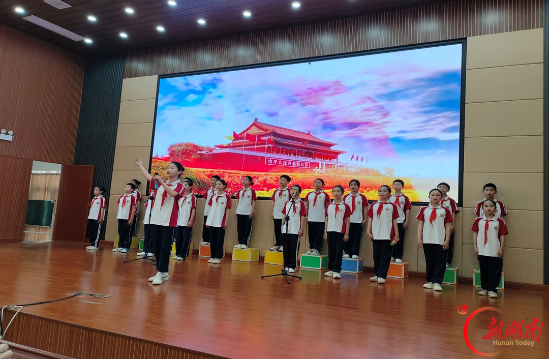 双牌教育：歌舞诵华章 师生贺华诞