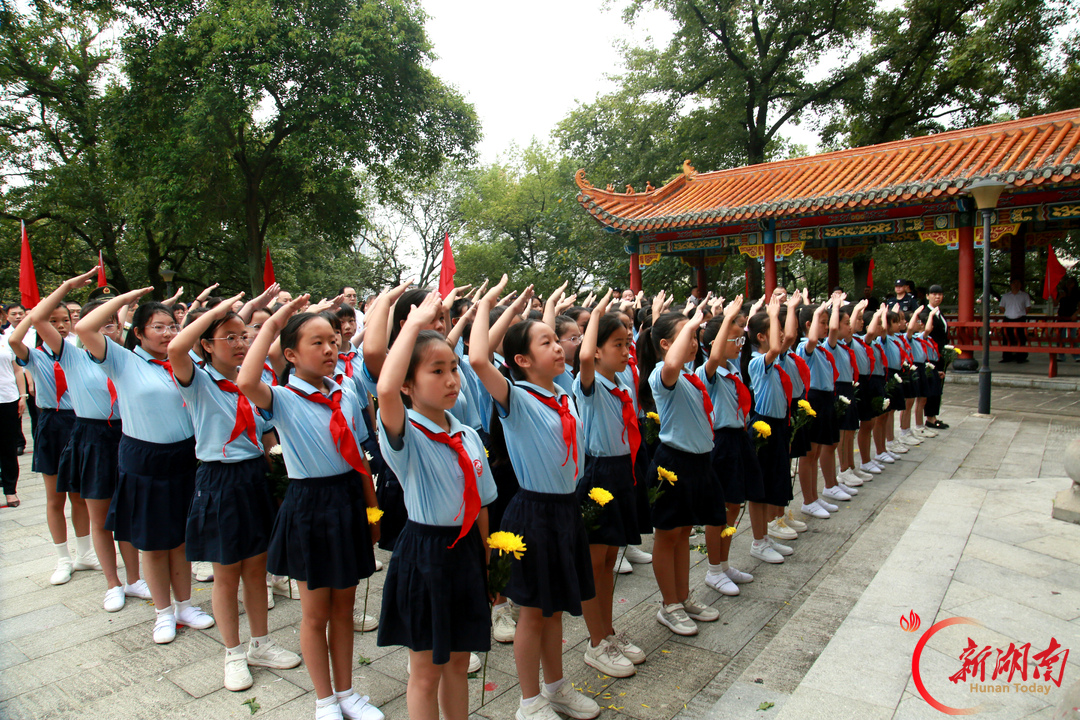 祁阳：少年赤诚告白祖国
